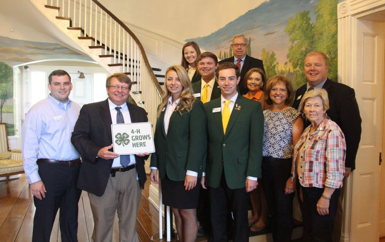 4-H Ambassador Tour - Attendees included: Ethan Harville, President, Fentress County Jacob Butler,Vice-President, Henderson County Luci Allen, Chief, Macon County Hannah Reeves, Greene County Ashley Haylett, Senior Representative,Williamson County