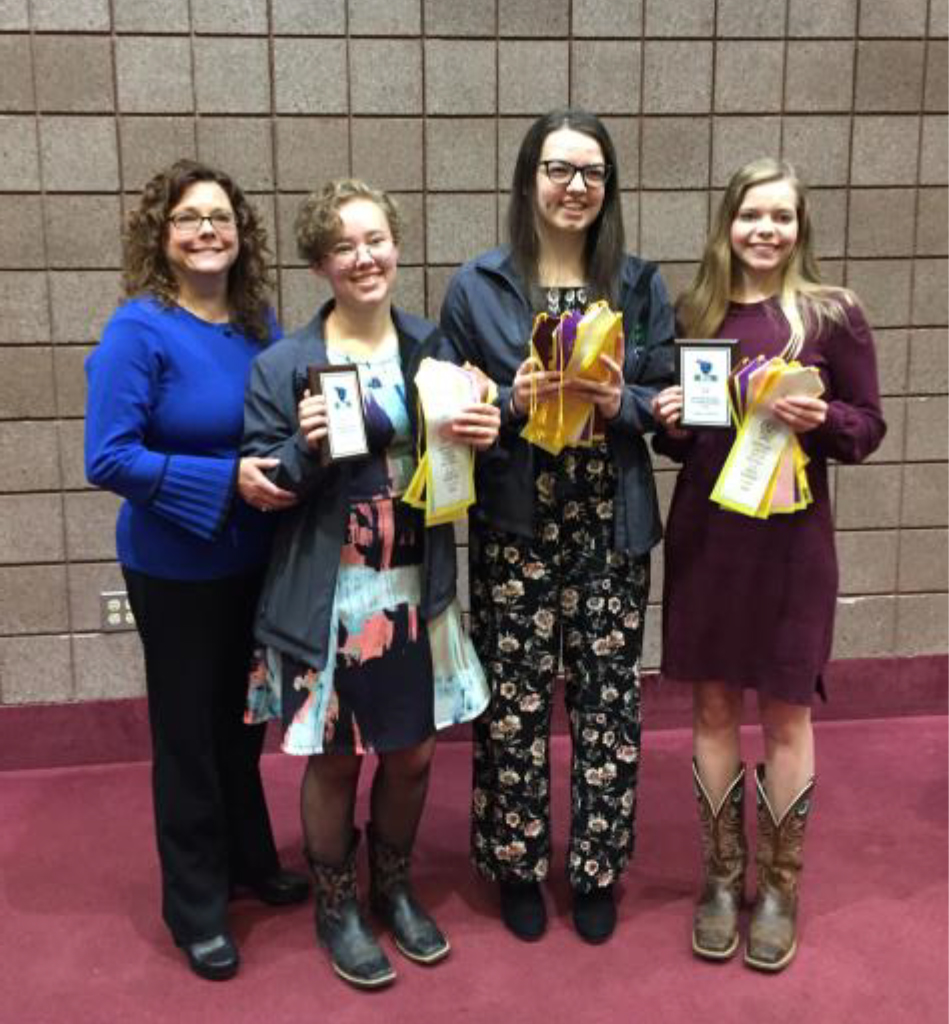 Tennessee 4-H Horse Program Youth Earn National Recognition - Blount County 4-H youth represented Tennessee well through the efforts of Madeline Parr, Siena Spayner, Rachel Ottinger, McKenzee Petree, and Coach Jennifer Parr.