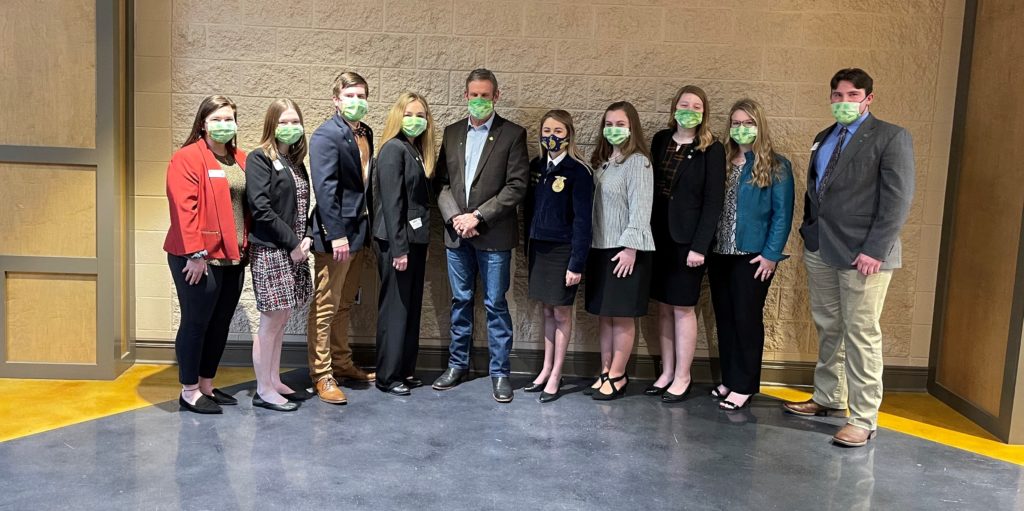 Governor Bill Lee with Collegiate 4-H/FFA members