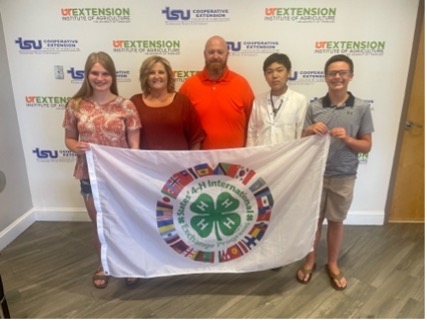 4-H host family with Japanese youth