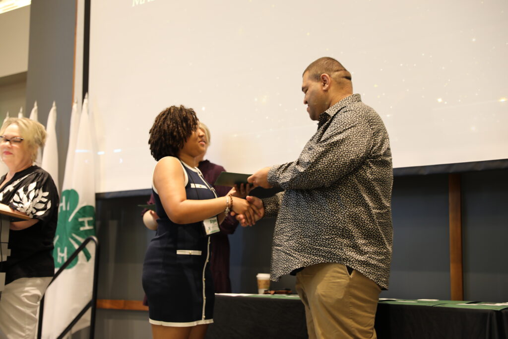 4-H Scholarship Winners